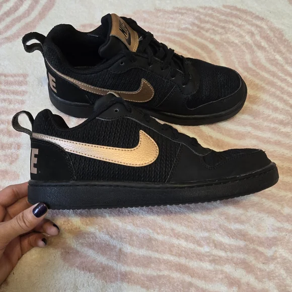 Nike Women's Court Borough Low Sneaker | 7.5 - Picture 3 of 14